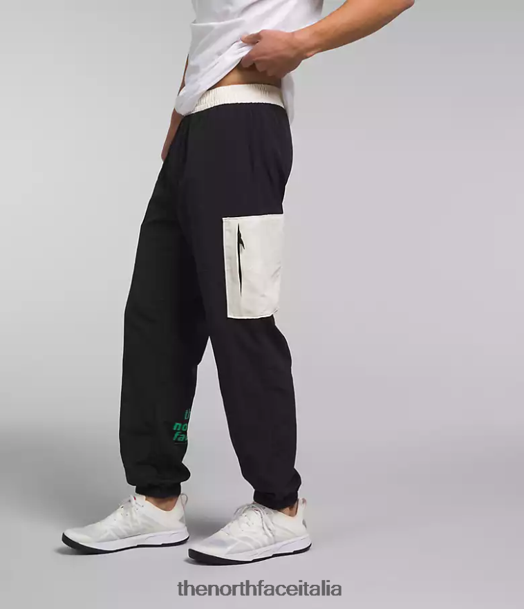 The North Face vestiario 460N8D489 tnf nero/bianco gardenia uomini pantaloni facili in nylon tnf